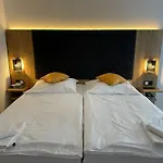 & Restaurant Bella Italia 3* Niederfell