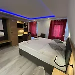 & Restaurant Bella Italia Hotell