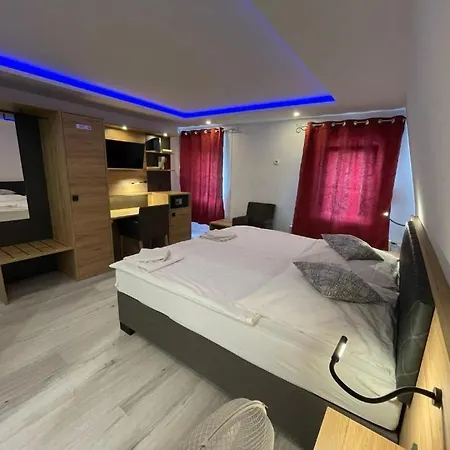 & Restaurant Bella Italia Hotell Niederfell